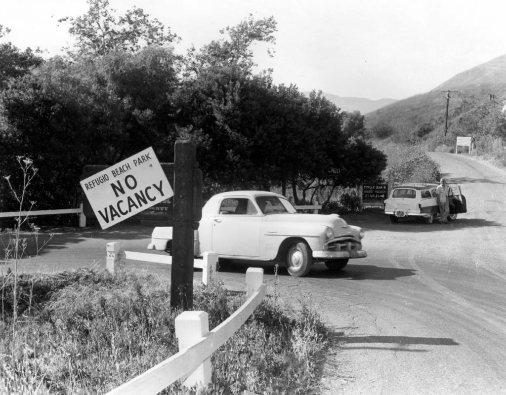 Refugio 1950 entrance